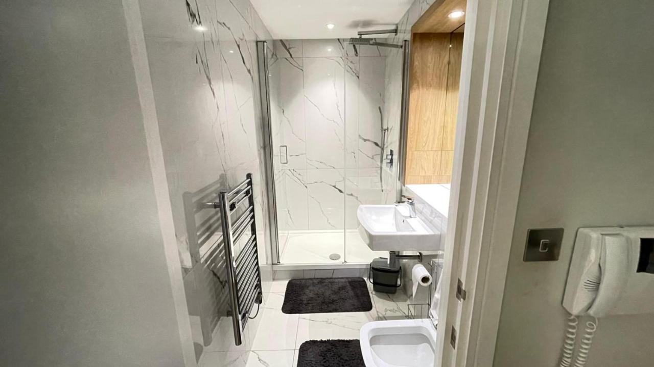 צ'למספורד Springfield Suites מראה חיצוני תמונה